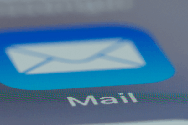 Zoho vs ProtonMail – dos servicios de alojamiento de correo electrónico en comparación