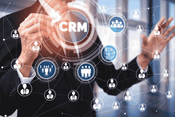 Cómo implementar Zoho CRM paso a paso (sin volverte loco)